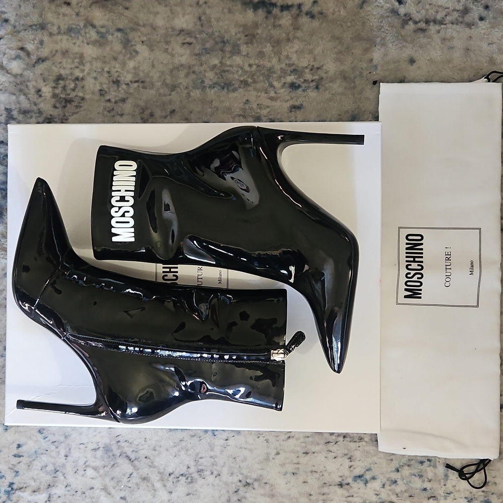 Moschino Patent Leather Pointed Toe Stiletto Boot – Black, 36.5 - Picture 4 of 9
